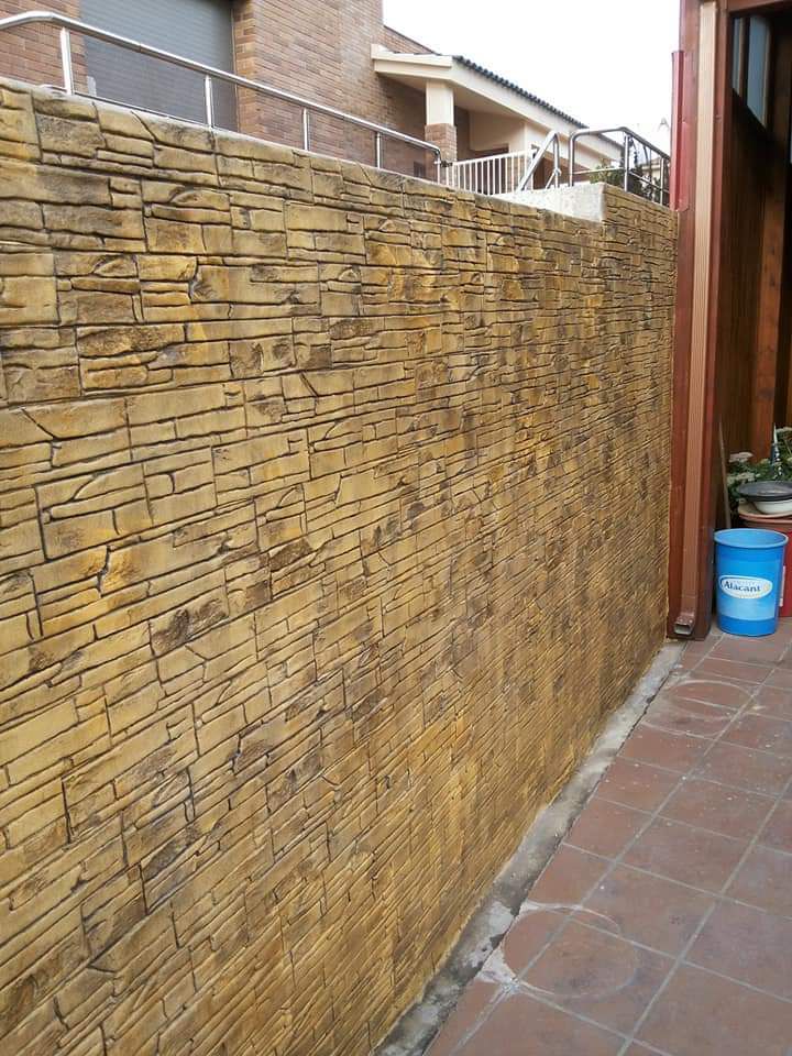 Beton amprentat – curte spațioasă finalizată