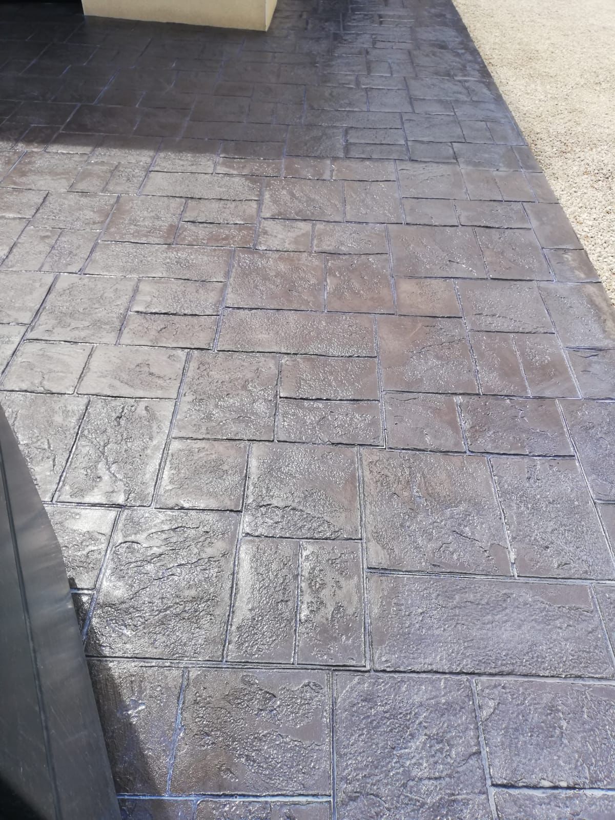 Beton amprentat terasă – model travertin bej