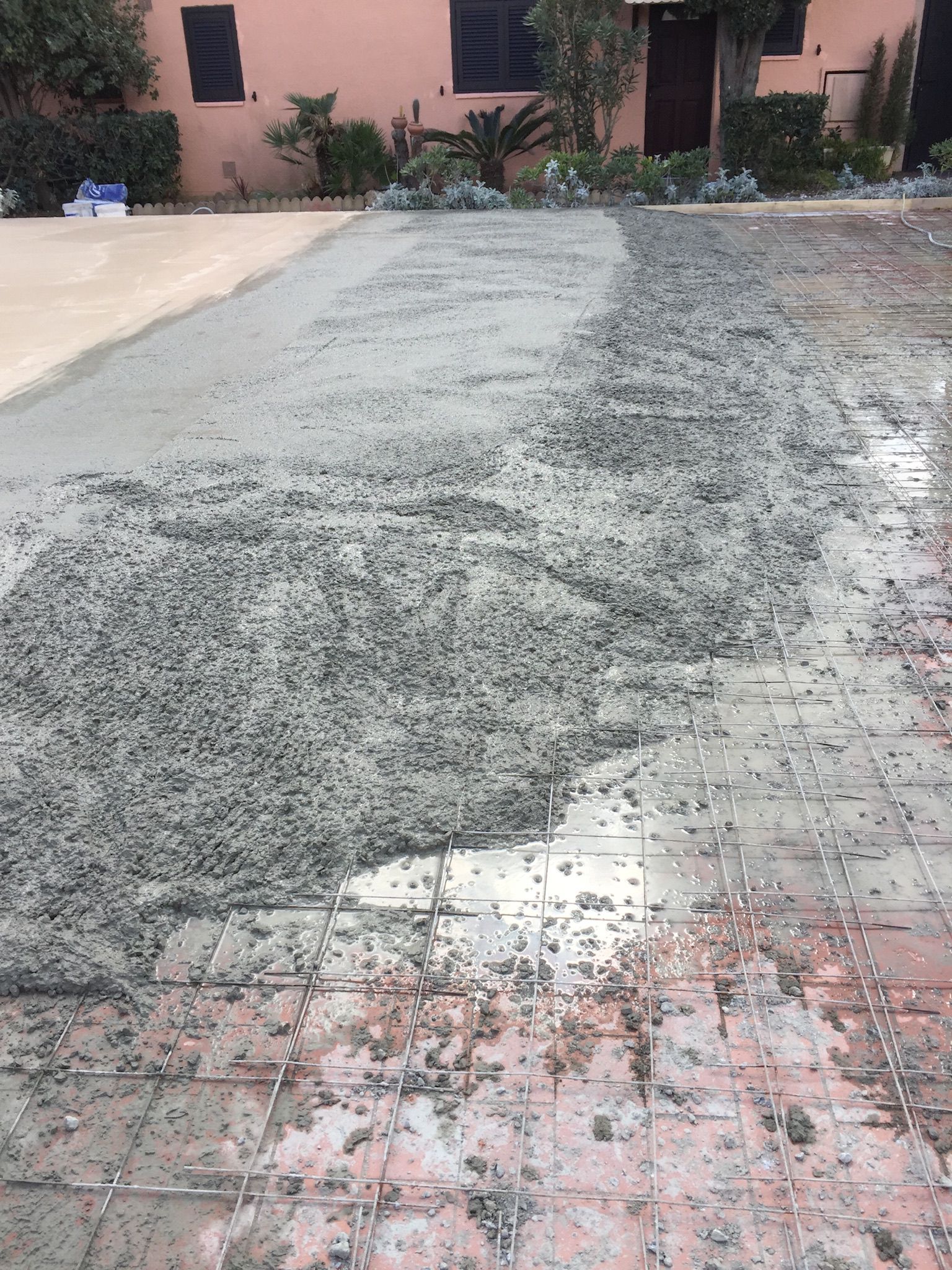 Pregătire suprafață beton amprentat – armare și turnare