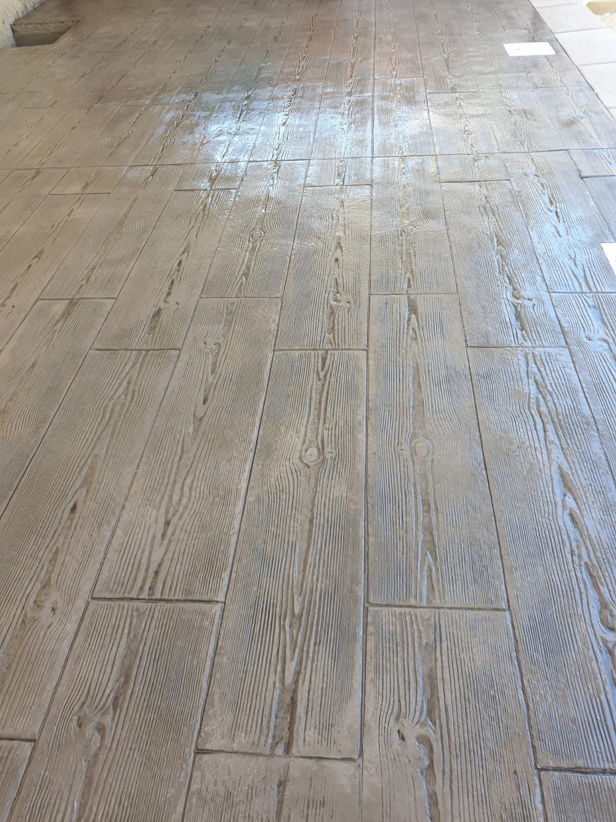 Beton amprentat model piatră – finisaj premium exterior